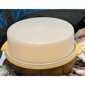 Vintage Tupperware Pie Cake Holder Carrier cupcake 10 inch with Lid Harvest Gold
